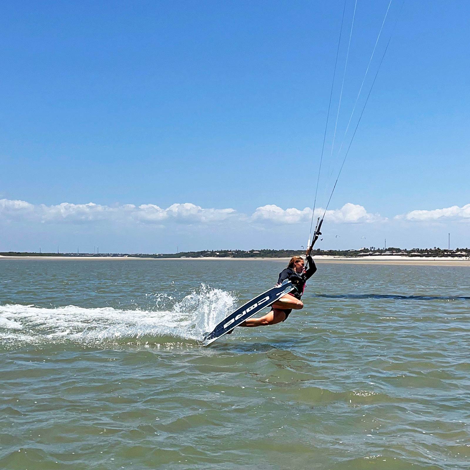 RIVIERE-MANON-CORE-KITEBOARDING-ambassadrice-4
